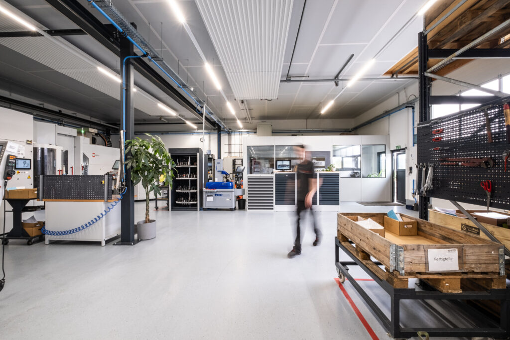 Digitale Werkstatt Vetter Vorrichtungsbau modern eingerichtet.